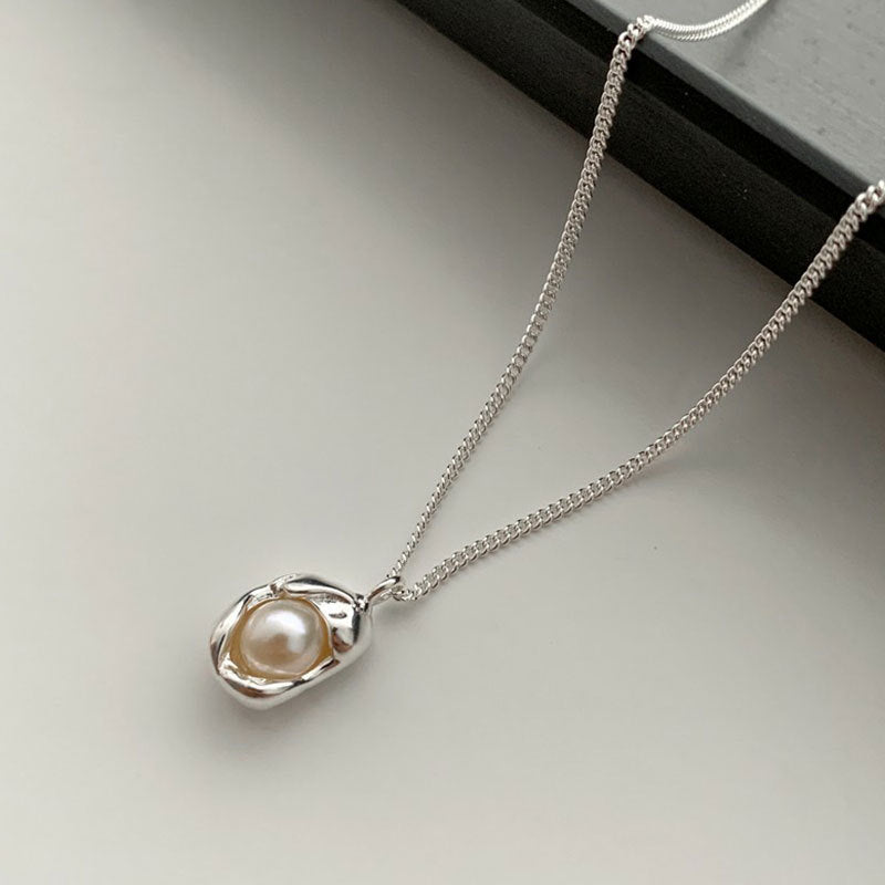 Lisa - Vintage Geometric Pearl Necklace