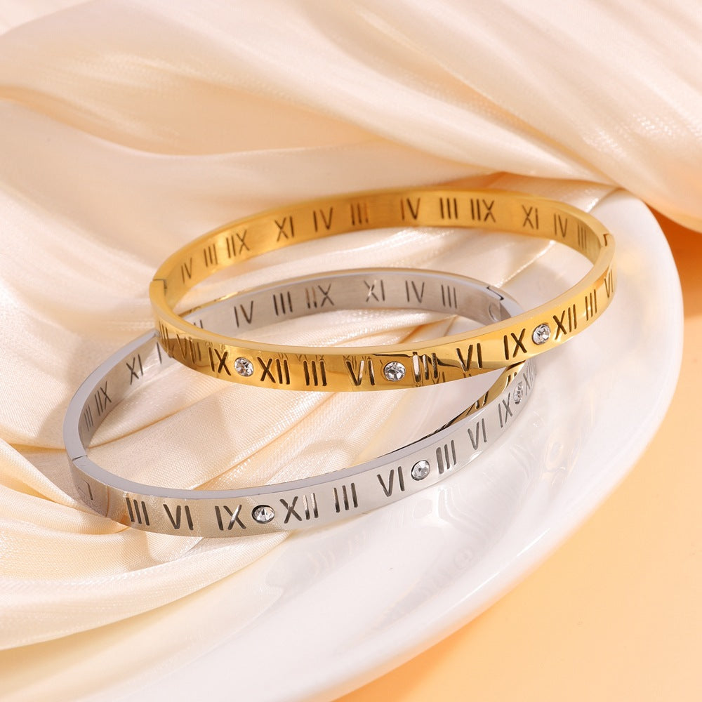 Evelyn - Titanium Bracelet with Roman Numerals