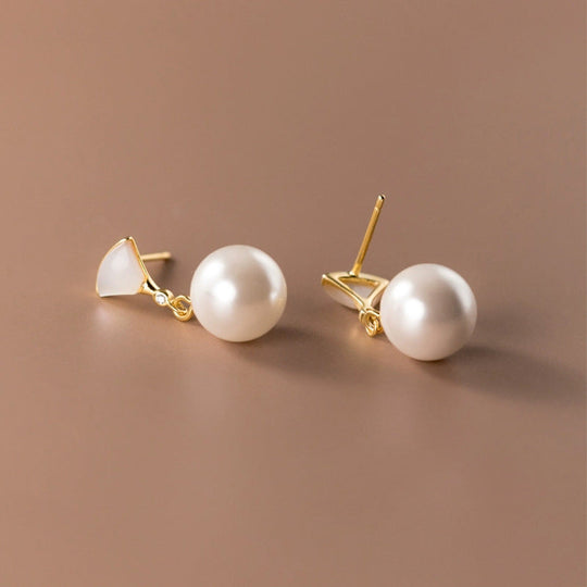 Chloe - Retro Silver Pearl Earrings