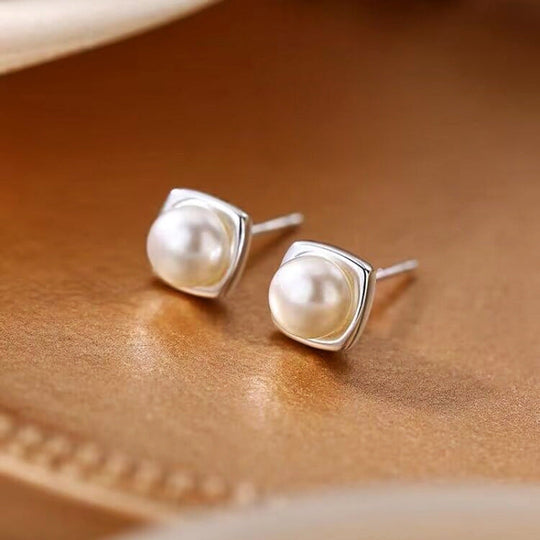 Julia - Earrings with Freshwater Pearls