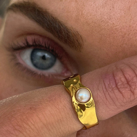 Elizabeth - Vintage Natural Gold Pearl Ring