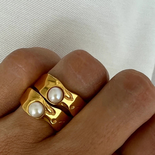 Elizabeth - Vintage Natural Gold Pearl Ring