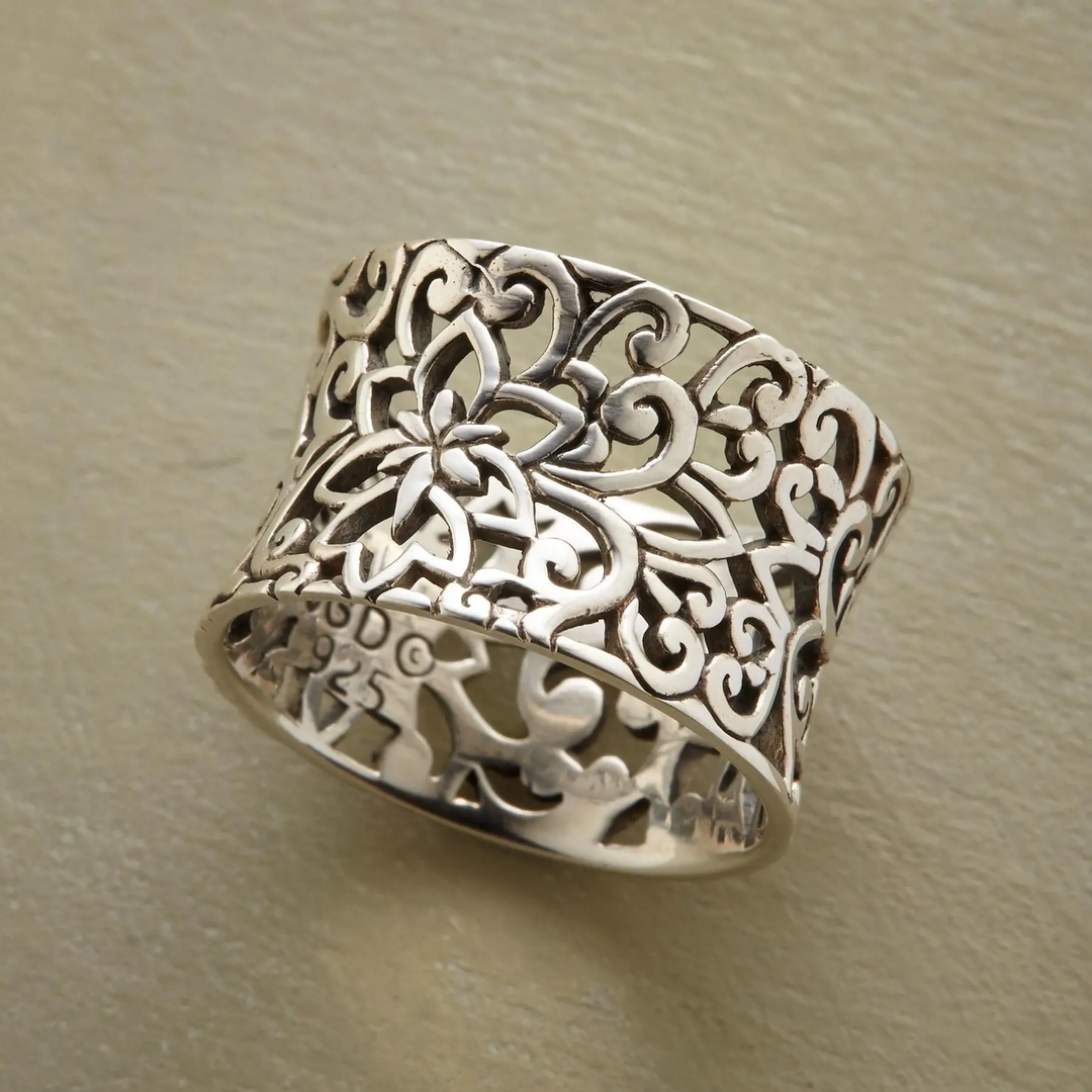 Bonnie - Vintage Silver Hollow Ring